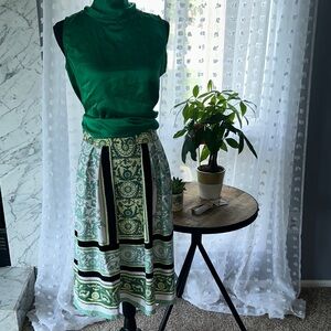 Eva Mendes Cream and Green Pleated Midi Skirt